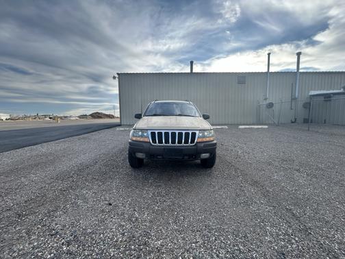 Gold 2001 Jeep Grand Cherokee Laredo
