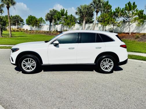 White 2025 Mercedes-Benz GLC 300 Base