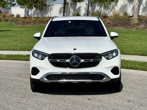 White 2025 Mercedes-Benz GLC 300 Base