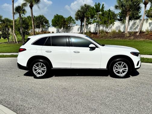 White 2025 Mercedes-Benz GLC 300 Base