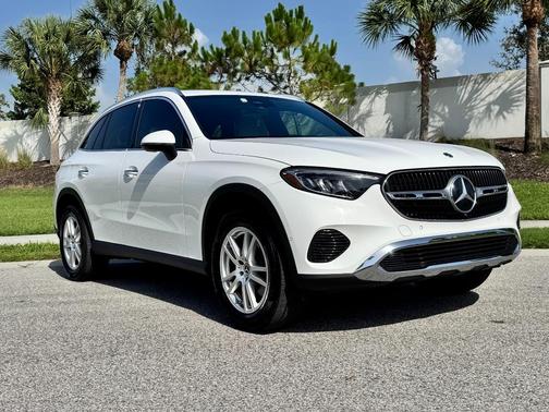 White 2025 Mercedes-Benz GLC 300 Base