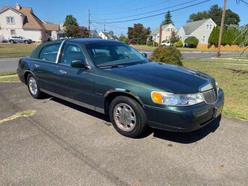 1999 Lincoln Town Car Signature