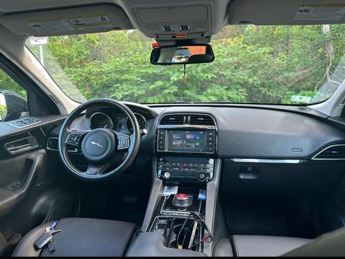 Black 2018 Jaguar F-PACE 25t Premium