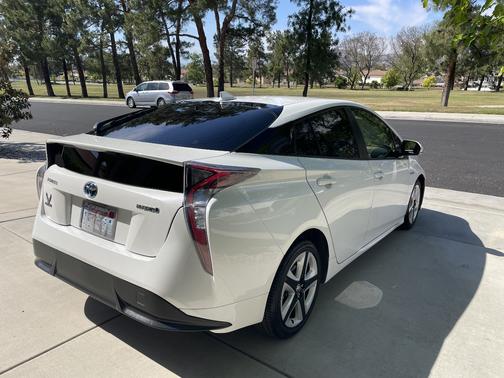 White 2016 Toyota Prius Three Touring