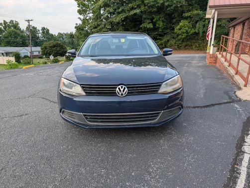 Blue 2013 Volkswagen Jetta SE