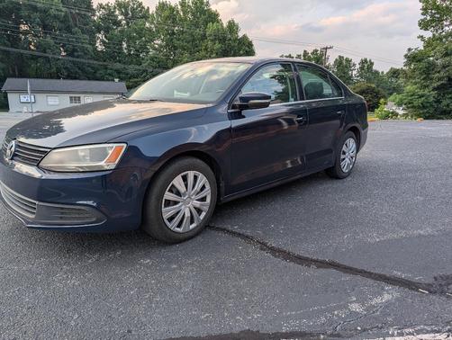 Blue 2013 Volkswagen Jetta SE
