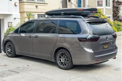 Gray 2017 Toyota Sienna XLE Premium