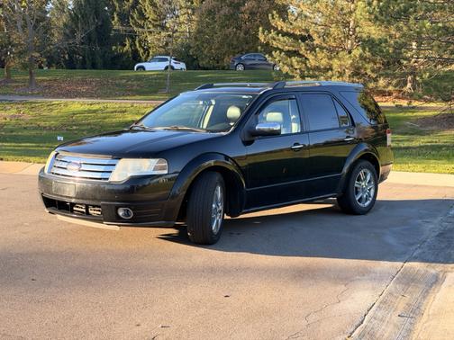 Black 2008 Ford Taurus X Limited