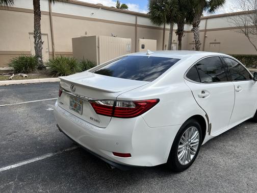 White 2013 Lexus ES 350 Base