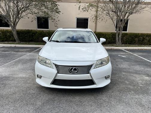 White 2013 Lexus ES 350 Base