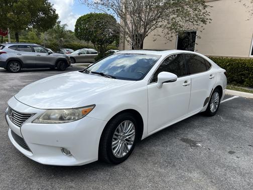 White 2013 Lexus ES 350 Base