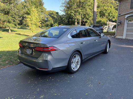 2024 BMW 530 i xDrive
