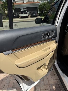 White 2016 Ford Explorer Limited