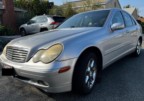 2002 Mercedes-Benz C-Class C320