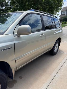 Beige 2003 Toyota Highlander Limited