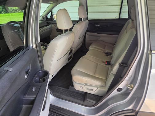 2019 Honda Pilot Touring 8-Passenger