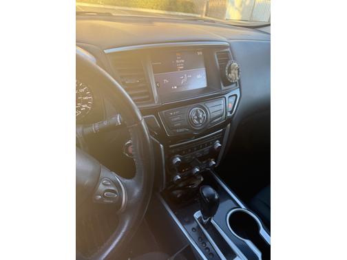 2017 Nissan Pathfinder SV