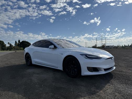 2016 Tesla Model S 90D