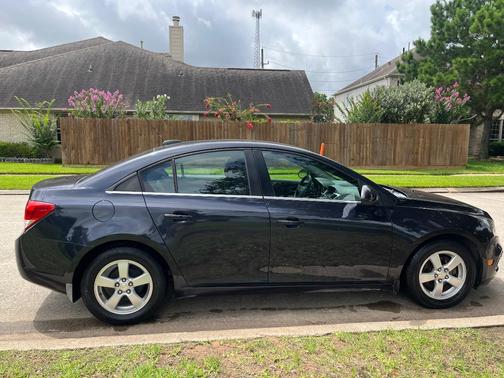 Blue 2015 Chevrolet Cruze 1LT