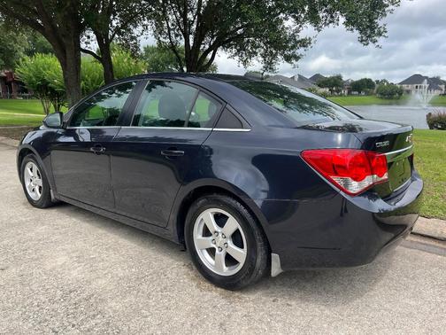 Blue 2015 Chevrolet Cruze 1LT