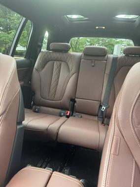 Black 2024 BMW X7 xDrive40i