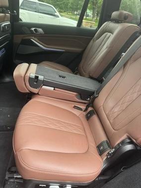 Black 2024 BMW X7 xDrive40i
