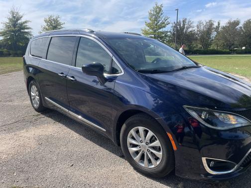 2018 Chrysler Pacifica Touring-L