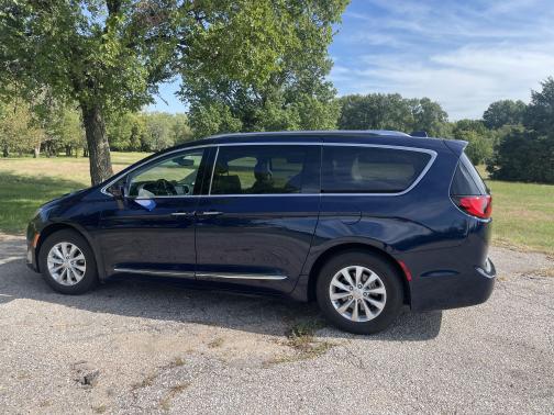 2018 Chrysler Pacifica Touring-L