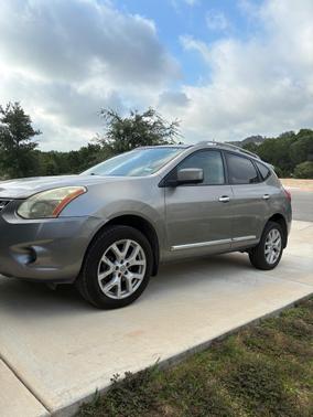 Beige 2012 Nissan Rogue SL