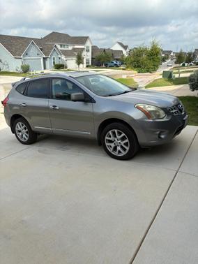 Beige 2012 Nissan Rogue SL