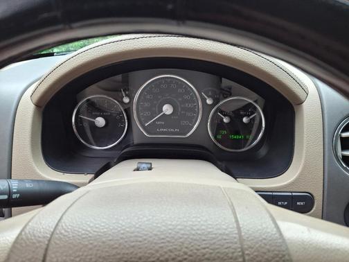 Black 2006 Lincoln Mark LT Base