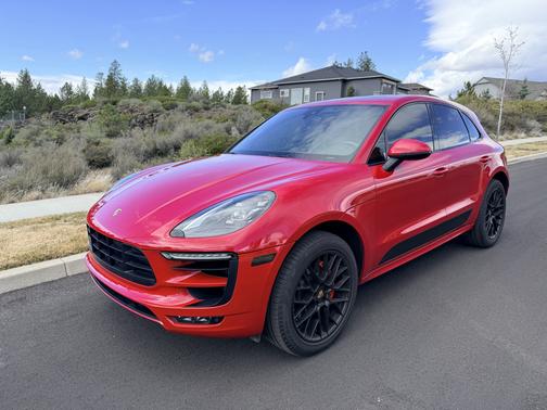Red 2018 Porsche Macan Macan GTS