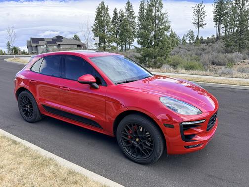 Red 2018 Porsche Macan Macan GTS