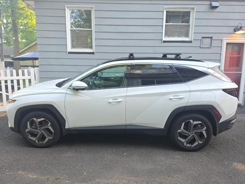White 2023 Hyundai TUCSON Hybrid Limited