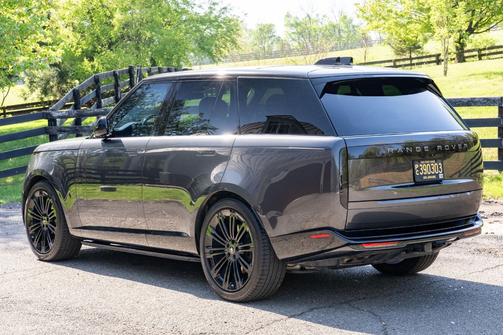 Black 2024 Land Rover Range Rover P530 SE SWB