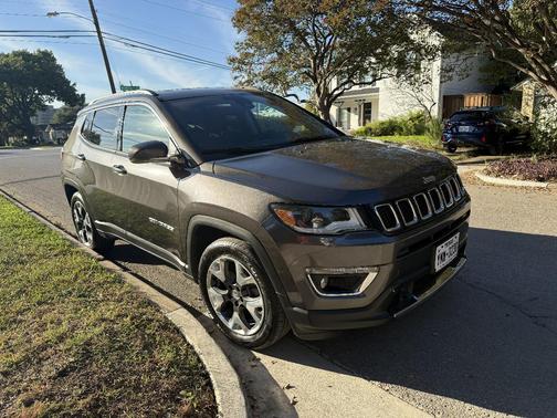 Gray 2018 Jeep Compass Limited