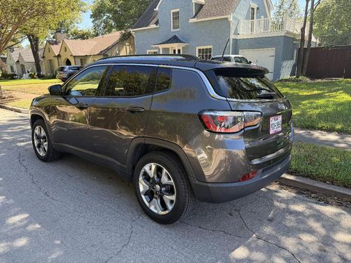 Gray 2018 Jeep Compass Limited