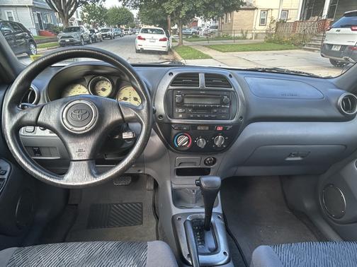 White 2003 Toyota RAV4 Base