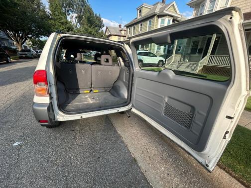 White 2003 Toyota RAV4 Base