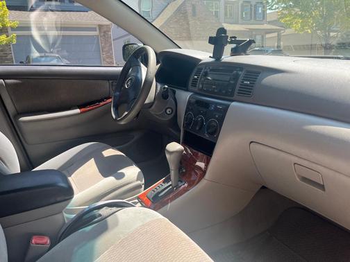 Gray 2008 Toyota Corolla LE