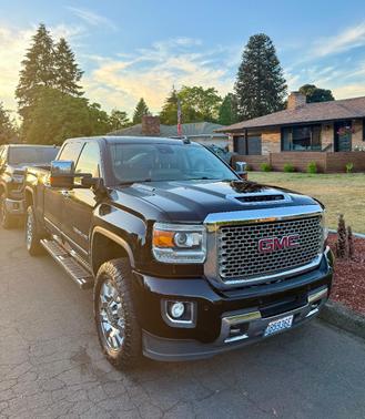 Black 2017 GMC Sierra 2500 Denali