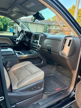 Black 2017 GMC Sierra 2500 Denali