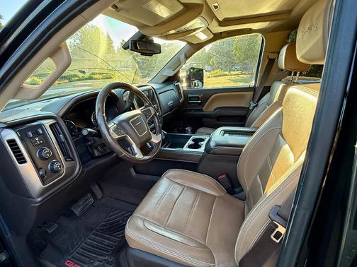 Black 2017 GMC Sierra 2500 Denali