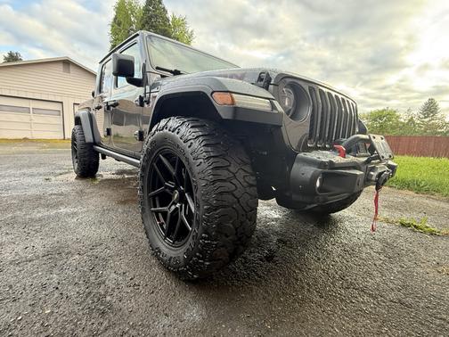 Gray 2021 Jeep Gladiator Rubicon