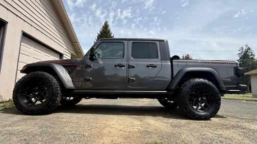 Gray 2021 Jeep Gladiator Rubicon