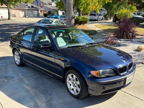 2003 BMW 325 i