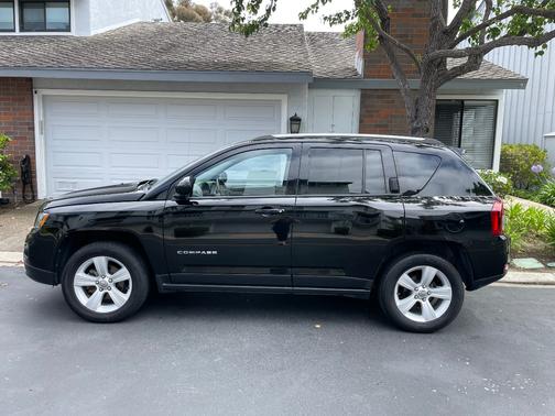 Black 2016 Jeep Compass Latitude