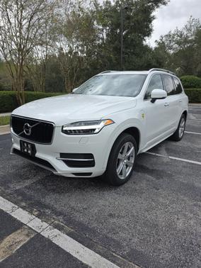 2016 Volvo XC90 Hybrid T8 Momentum