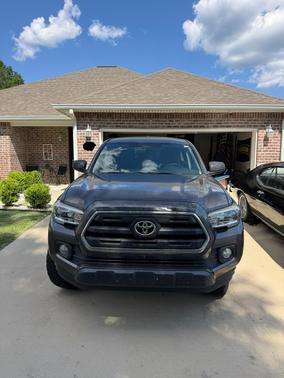 Gray 2017 Toyota Tacoma SR5