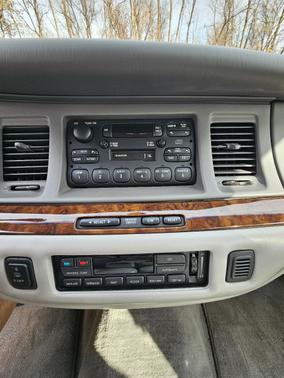 1997 Lincoln Town Car Signature